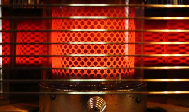 暖房器具は灯油と電気ではどちらがお得なのか？